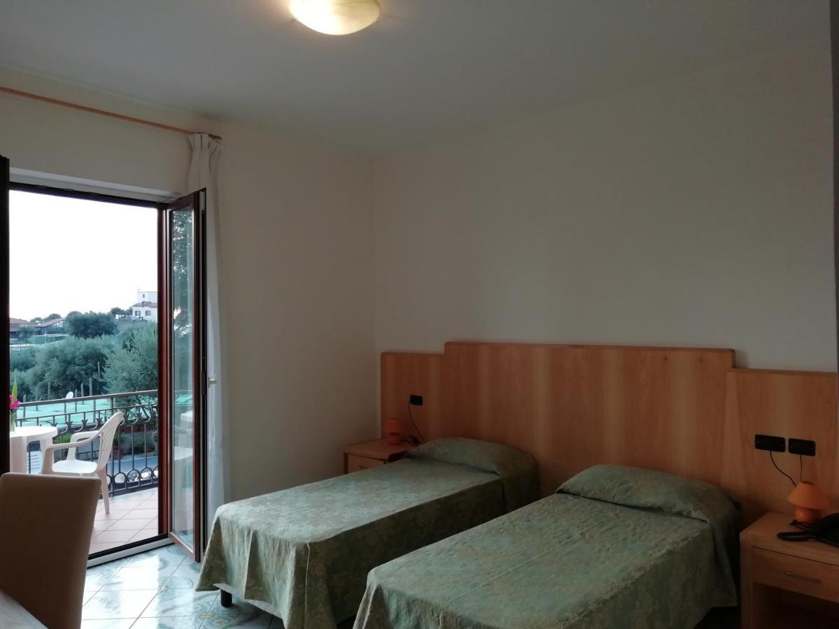 Villa Giannina มัสซาลูเบรนเซ ภายนอก รูปภาพ